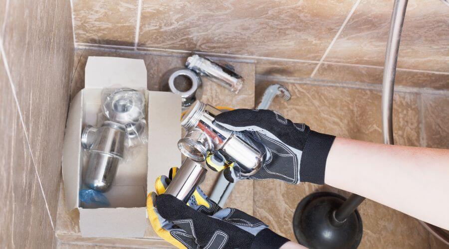 Professional gutter cleaning in Hendrix, OK